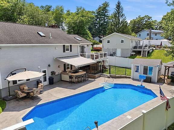3rd image of 50 Langholm Drive