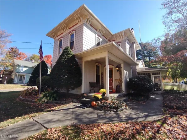 353 High St, Doylestown, OH 44230