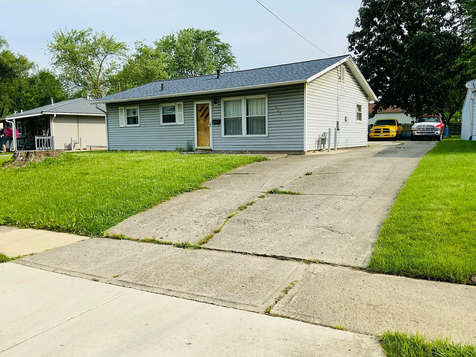 926 Daffodil Dr photo 1