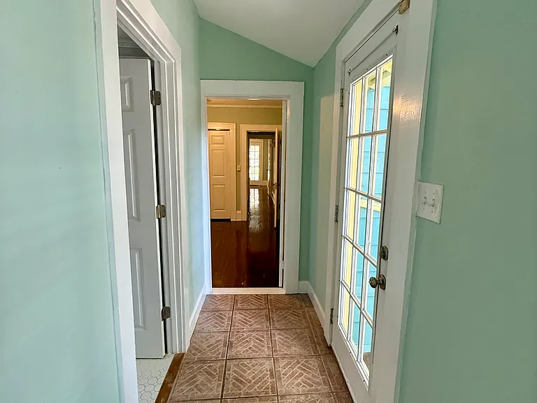 457 Highland Ave — Photo 17