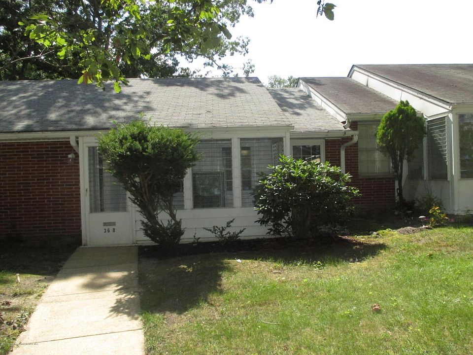 1st image of 36B Cambridge Ct #100B