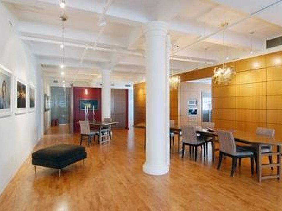 1st image of 10 W 19th St #8
