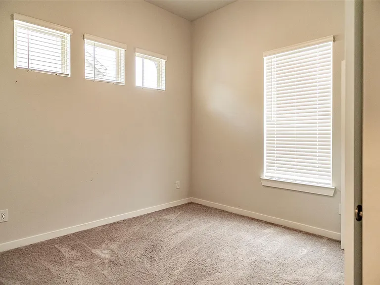 6526 Bramble Cove Ln — Photo 28