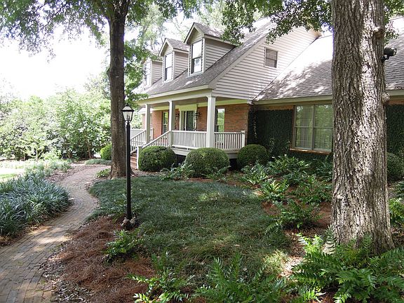 4th image of 2121 Crestdale Dr