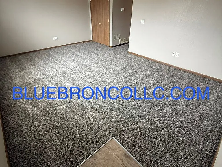 619 Willow Ln #B — Photo 2