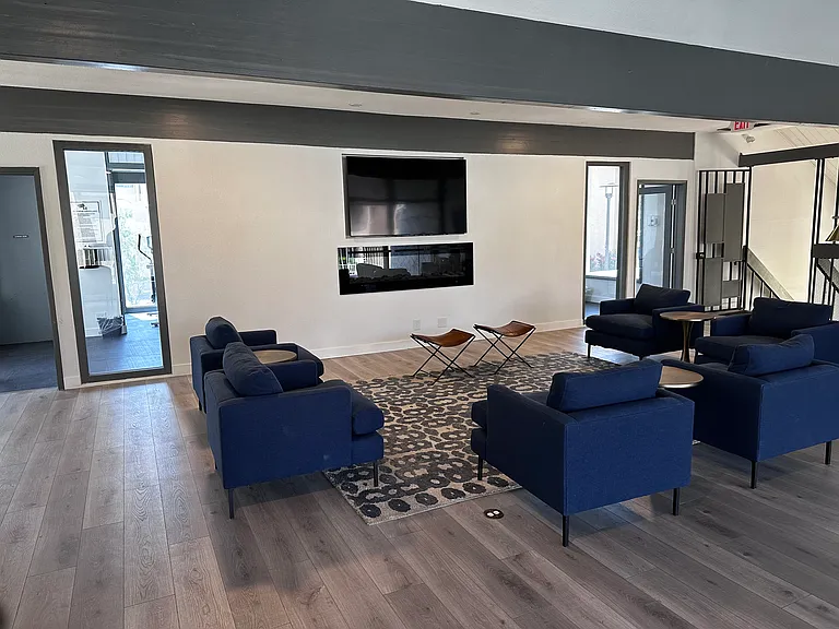 8055 E Thomas Rd — Photo 34