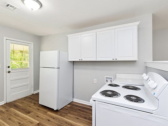4th image of 422 Hickory Hill Dr