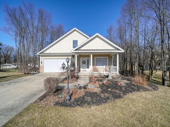 136 Nicole Dr, Brooklyn, MI 49230