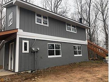 Lot of land around the property for privacy!