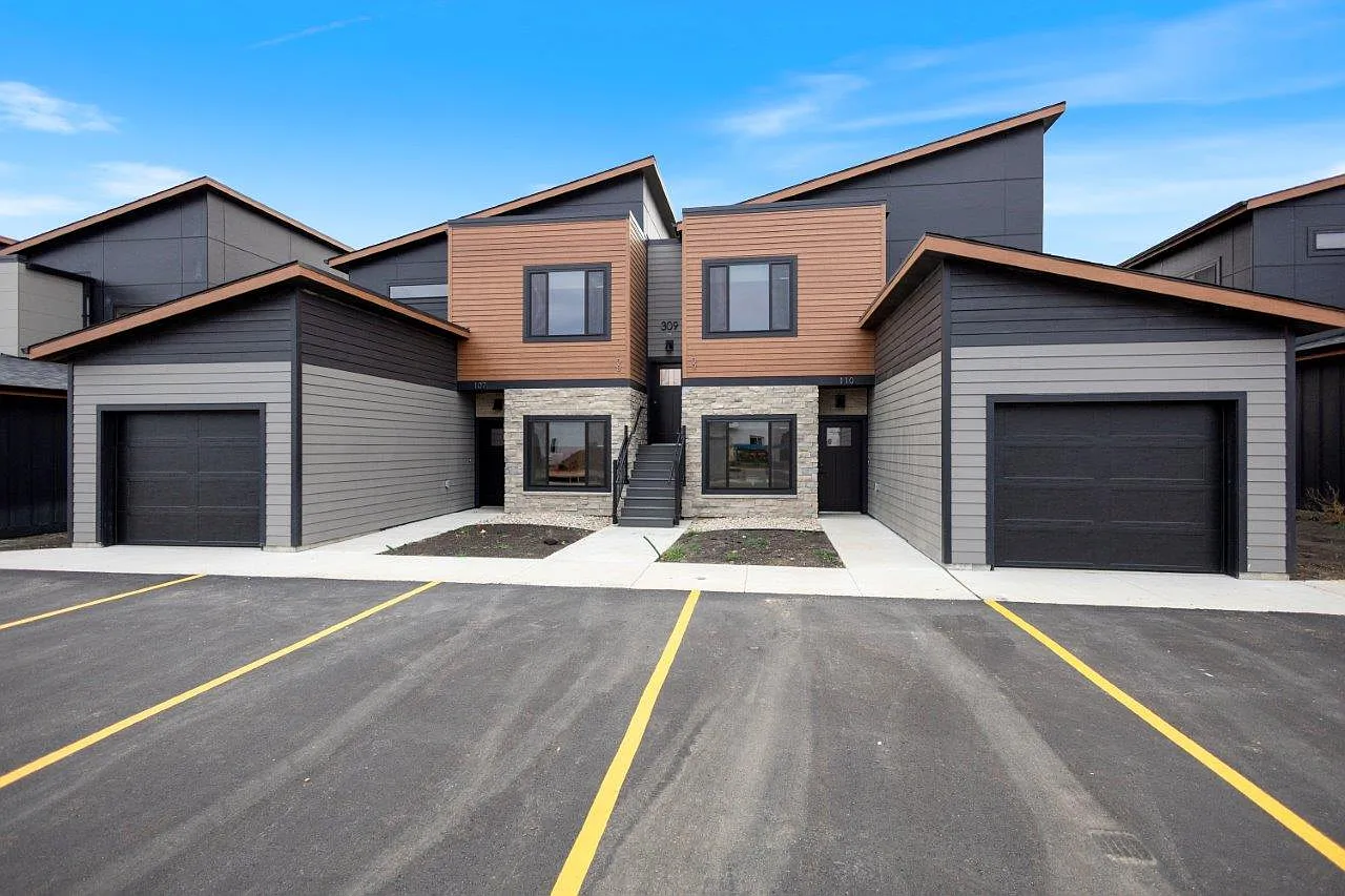 Trails Head Townhomes — Photo 1