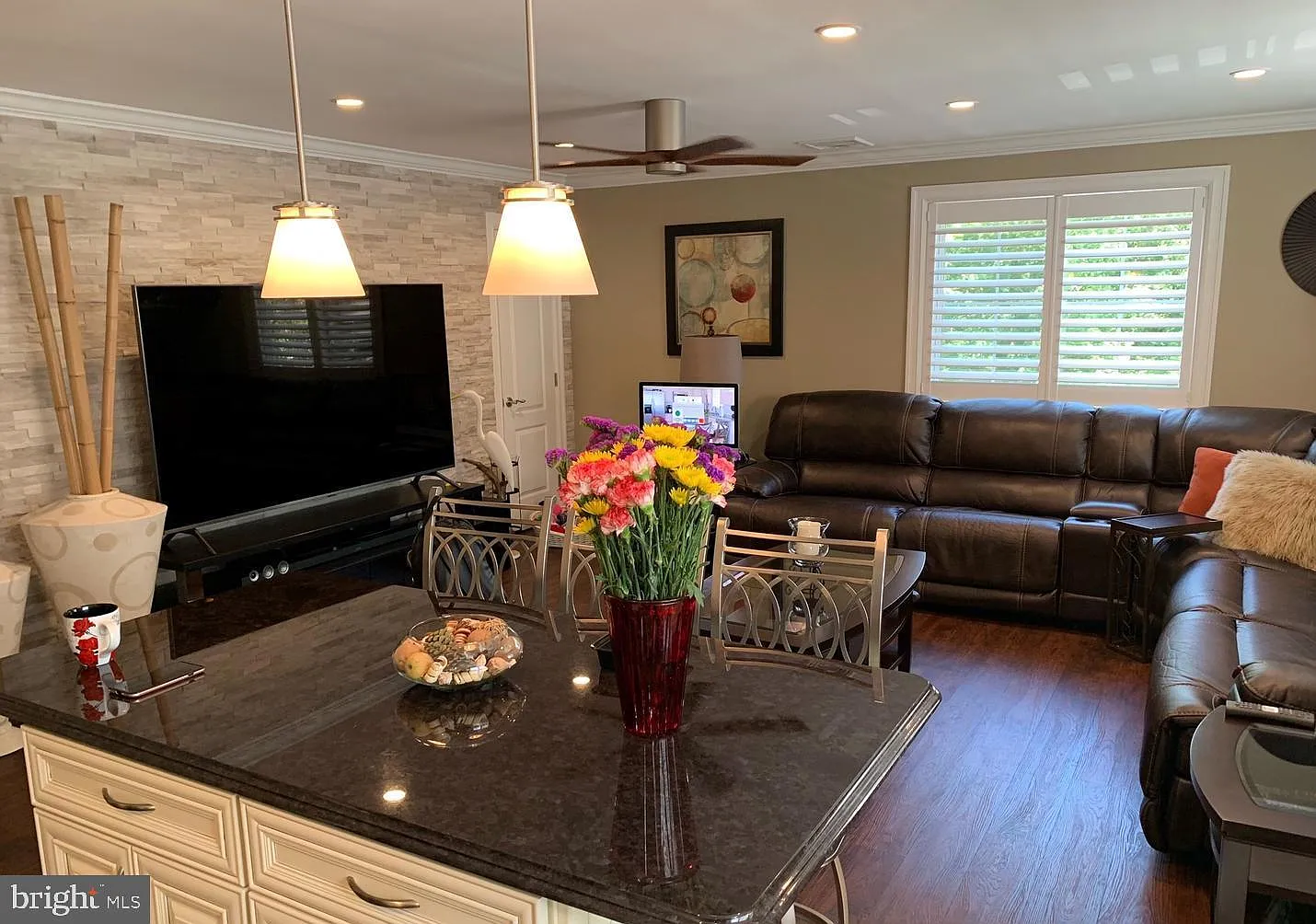 2 bed, 1.0 bath, 1200 sqft, $2,600 — Photo 1
