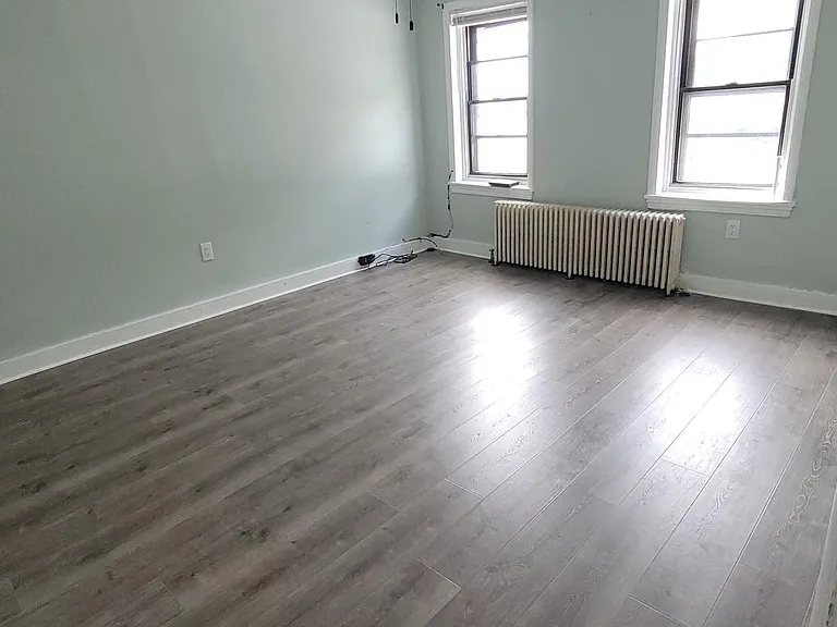 4760 Richmond St #3 — Photo 2