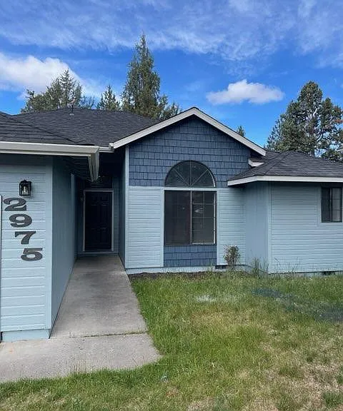 2975 NE Bluebell Ln — Photo 1