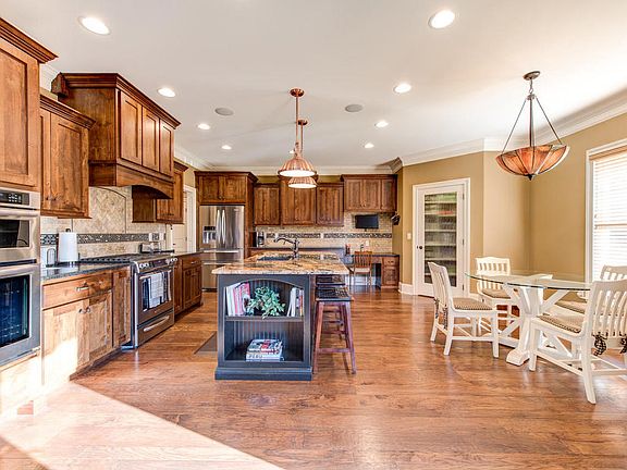 5th image of 2335 Misty Mountain Cir