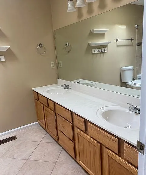 1657 Chenoweth Cir — Photo 6