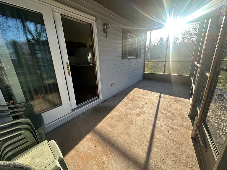 10 E Waukau Ave — Photo 15