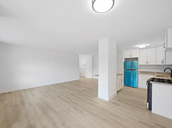 2550 Olinville Avenue image 12 of 28