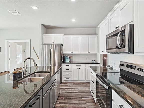 5th image of 524 Park Meadow Ct