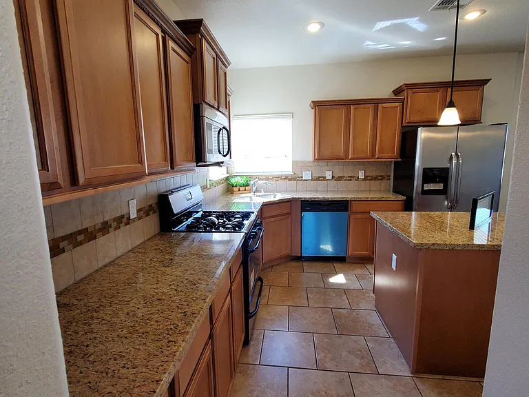 14604 Christian Castle Ave — Photo 6