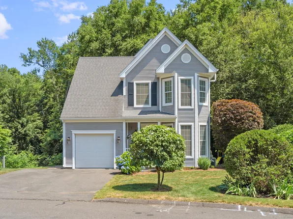 19 Village Square #19, Canton, CT 06019