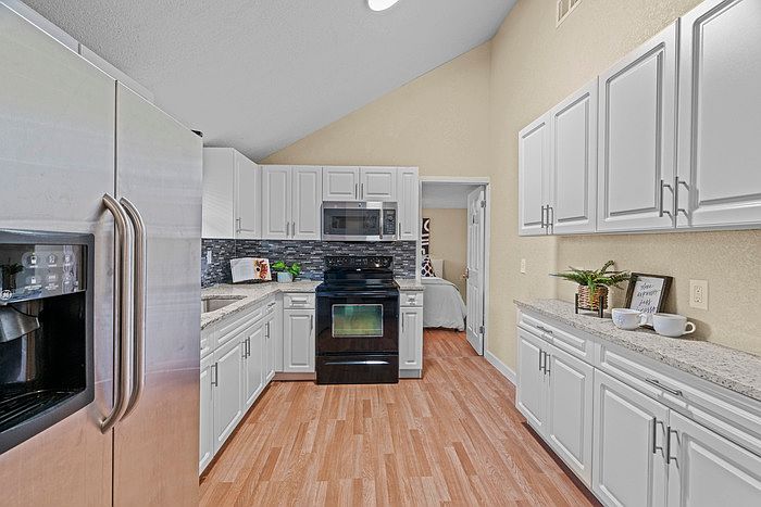 1st image of 3201 E Osborne Ave