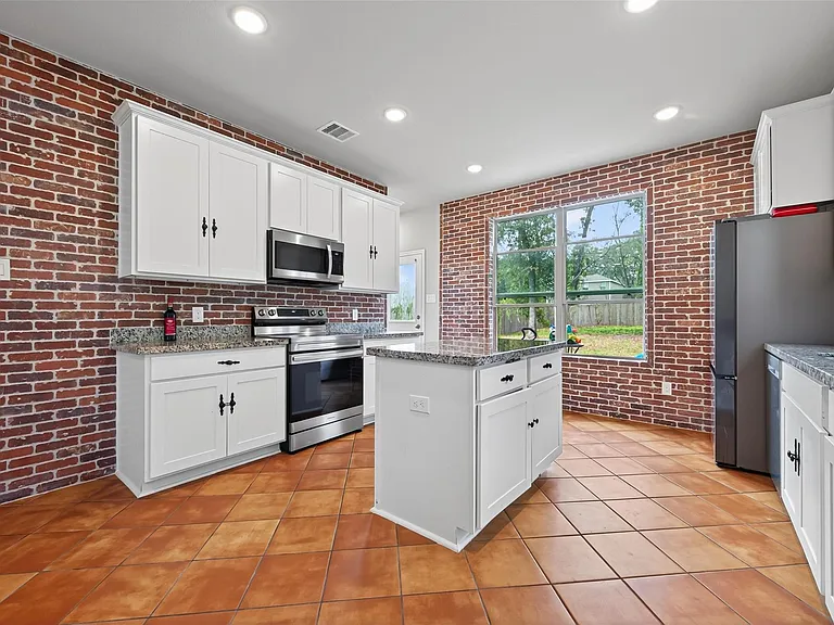 804 Pearl River Dr — Photo 6