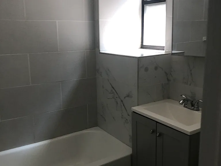 21517 Jamaica Ave #2 — Photo 5