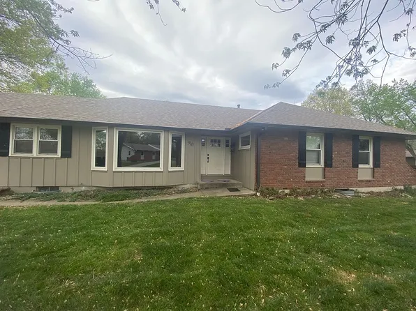 310 Champ St, Peculiar, MO 64078