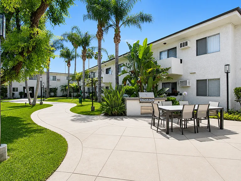 Terraces at Tarzana | 5931 Reseda Blvd — Photo 13