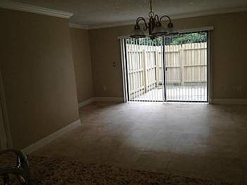 4th image of 223 Palm Cir E