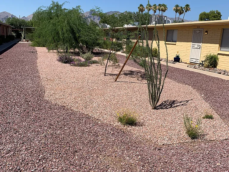 E Blacklidge Dr — Photo 24
