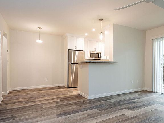 3rd image of 1038 Turquoise St APT 7