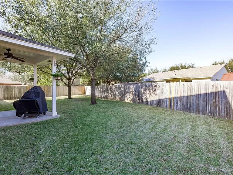 1405 Faustino Cv — Photo 18