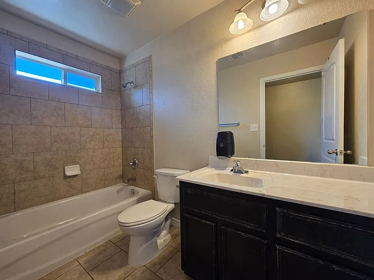 1101 Grace Point Dr #B — Photo 22