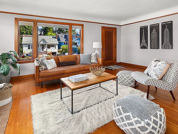 4th image of 2807 Queen Anne Ave N