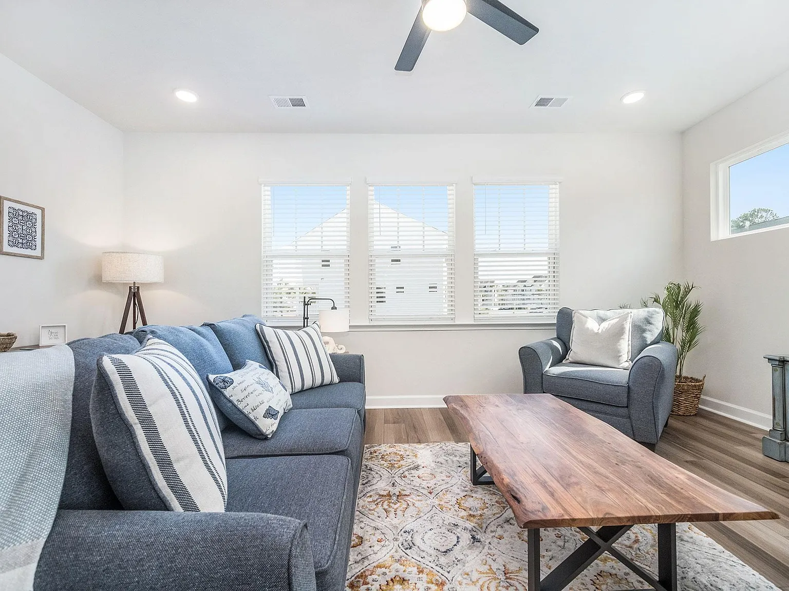 318 Lanyard St — Photo 3