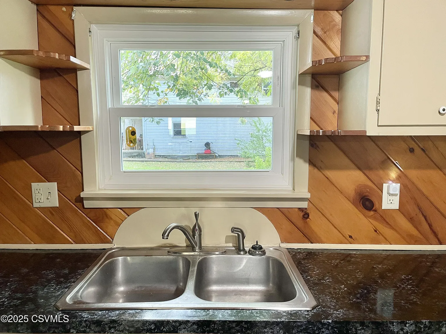 2 bed, 1400 sqft, $975 — Photo 4