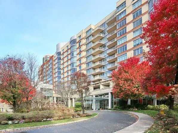 8100 River Rd APT 412, North Bergen, NJ 07047