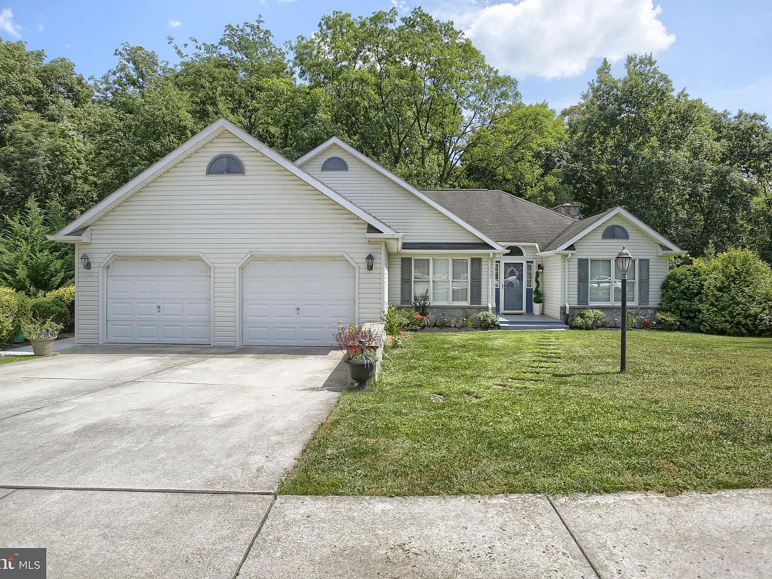 6211 Valleybrook Dr, Mechanicsburg, PA 17050 Zillow