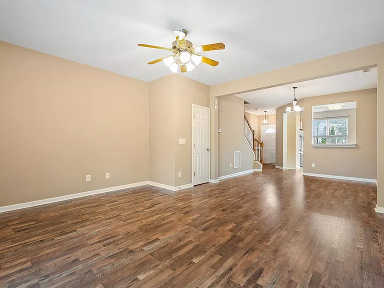 100 Stratford Lakes Dr #160 — Photo 2