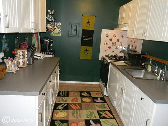 3rd image of 11911 Parklawn Dr APT 101