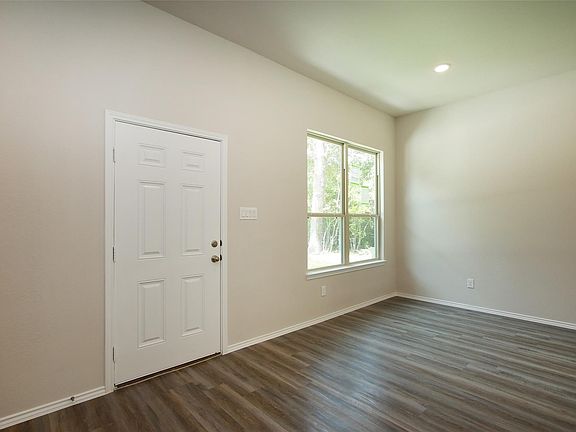 4th image of 109 Seminole Dr