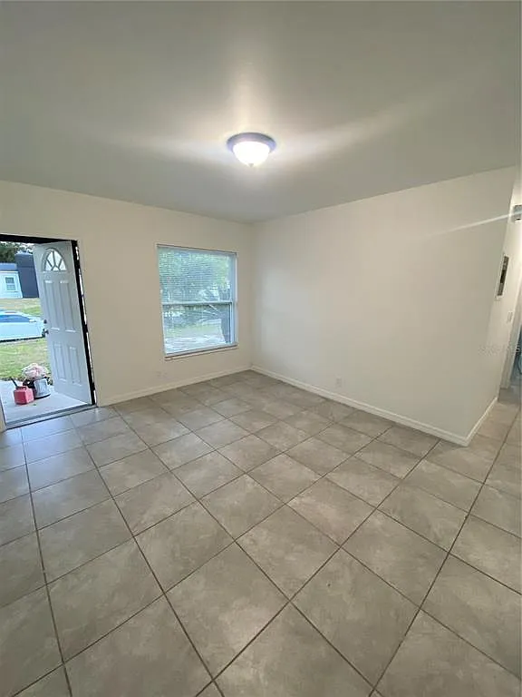 4 bed, 2.0 bath, 1126 sqft, $2,250 — Photo 4