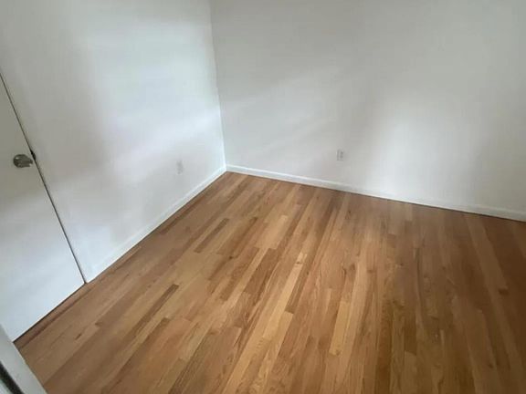 3rd image of 534 Morris Ave #1