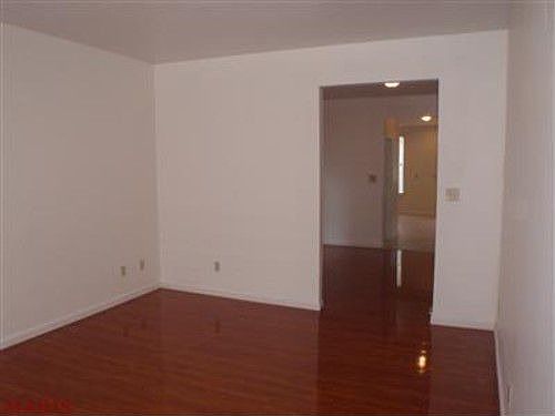 4th image of 2741 Wyoming St