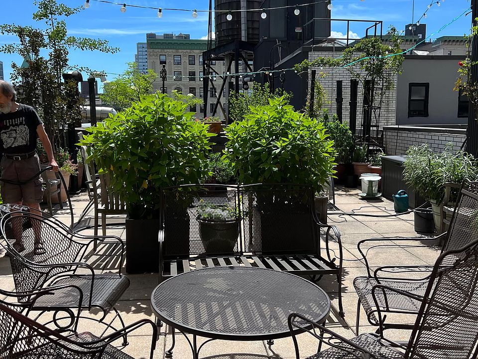 1st image of 255 W 98th St APT 4C