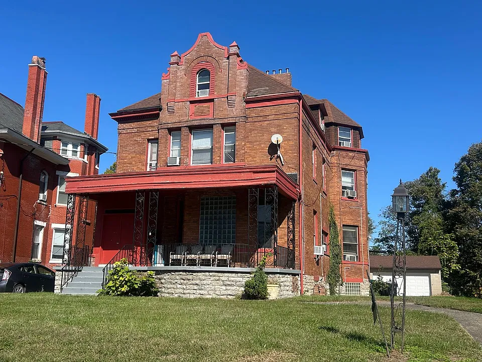 746 Greenwood Ave