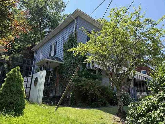 3rd image of 2722 Norwood Ave