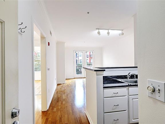 5th image of 1000 Providence Pl APT 257