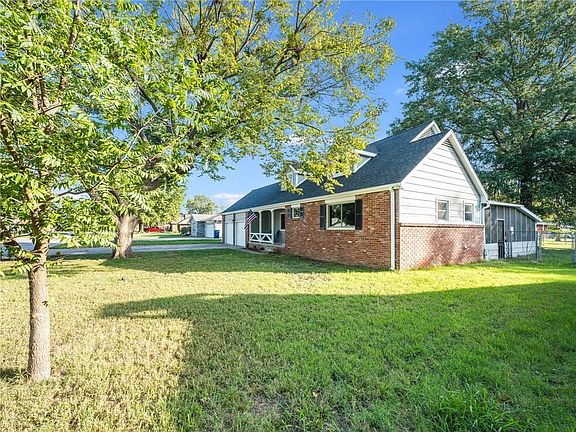 4th image of 411 Tyler Blvd